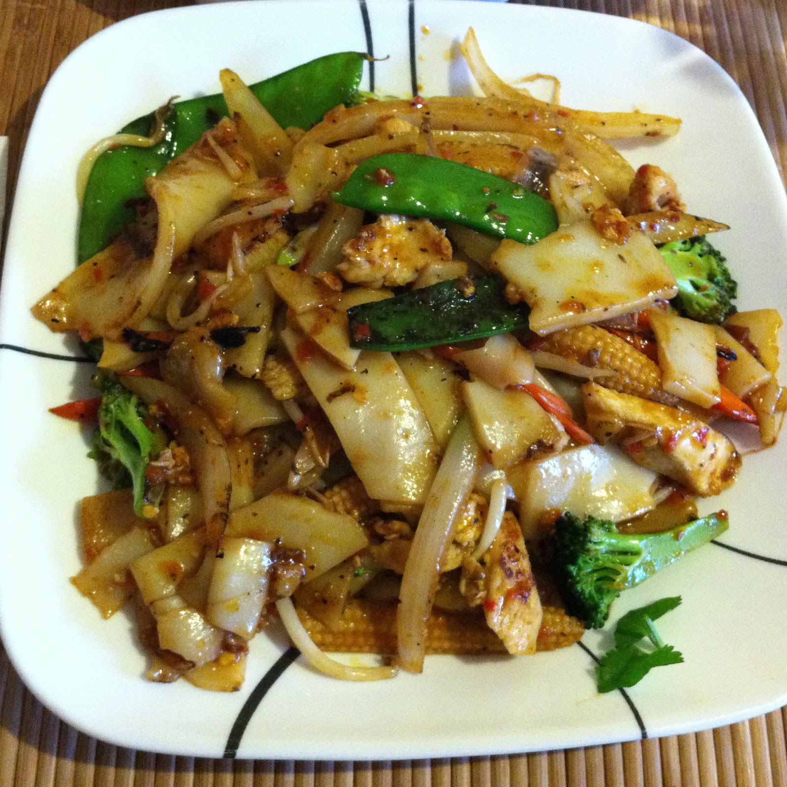 cpickl3 My favorite Thai dish Pad Kee Mao & where to get the BEST